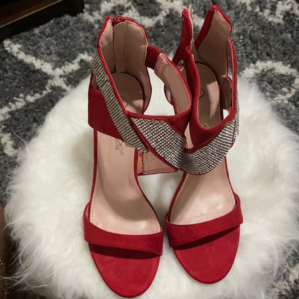 👠 Red Rhinestones Heels 👠